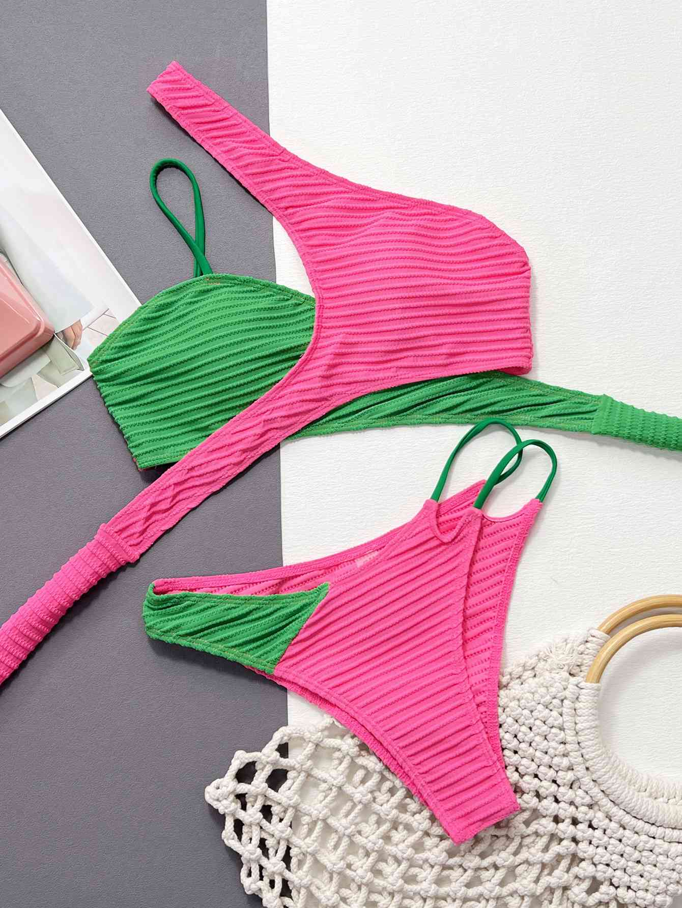 Zelda Baddie | Contrast One-Shoulder Two-Piece Swim Set