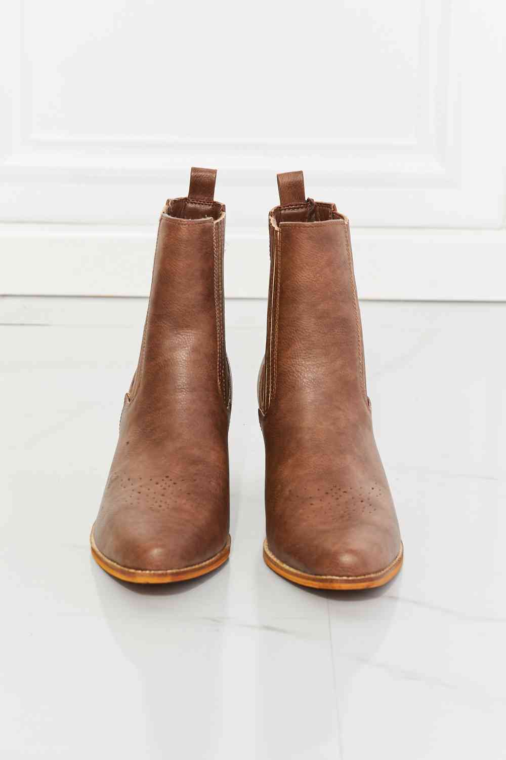 ML Shoes Love the Journey Stacked Heel Chelsea Boot in Chestnut