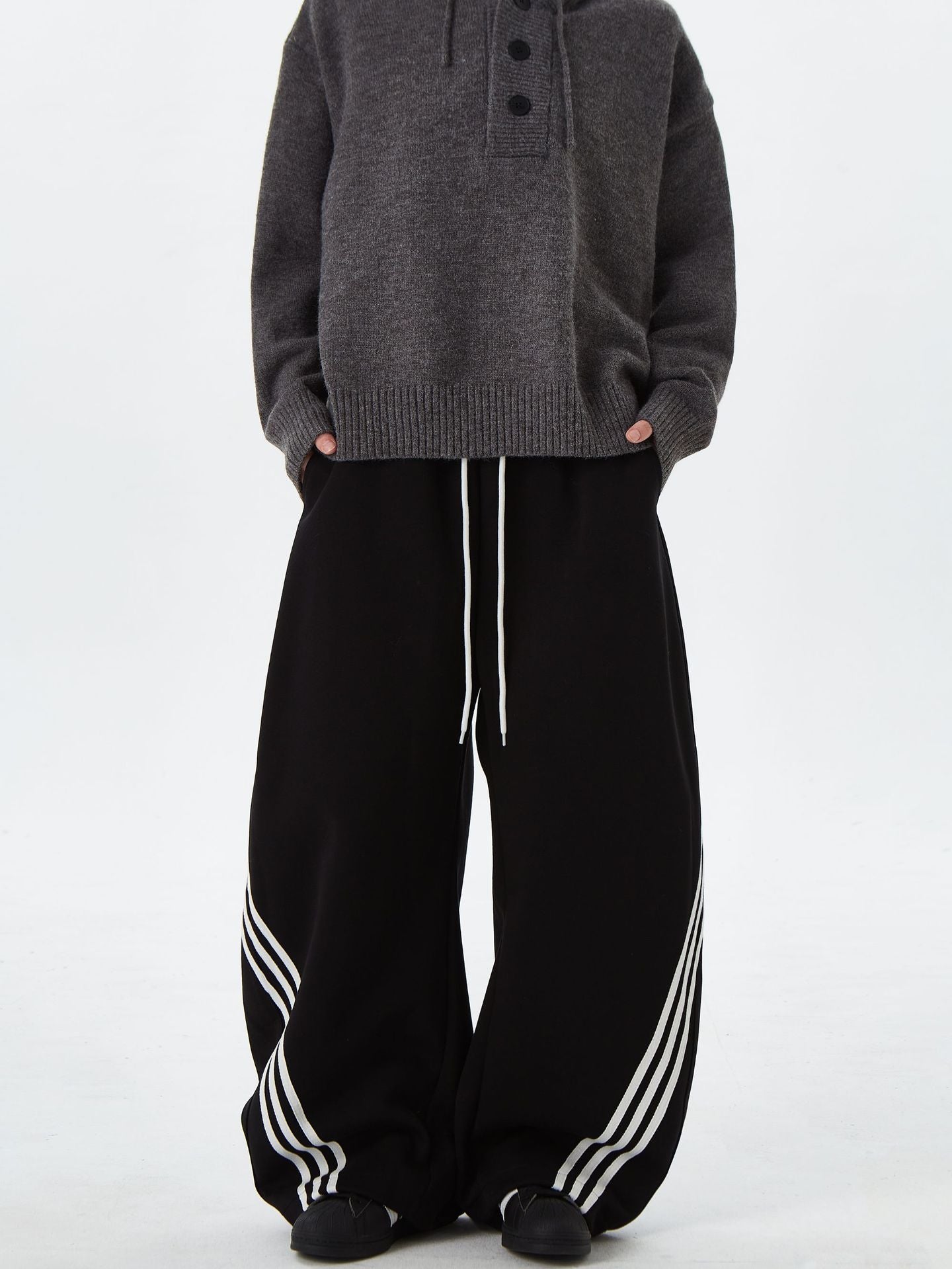 Trendy Unisex Sweatpants | Three bar casual drawstring sports sweatpants