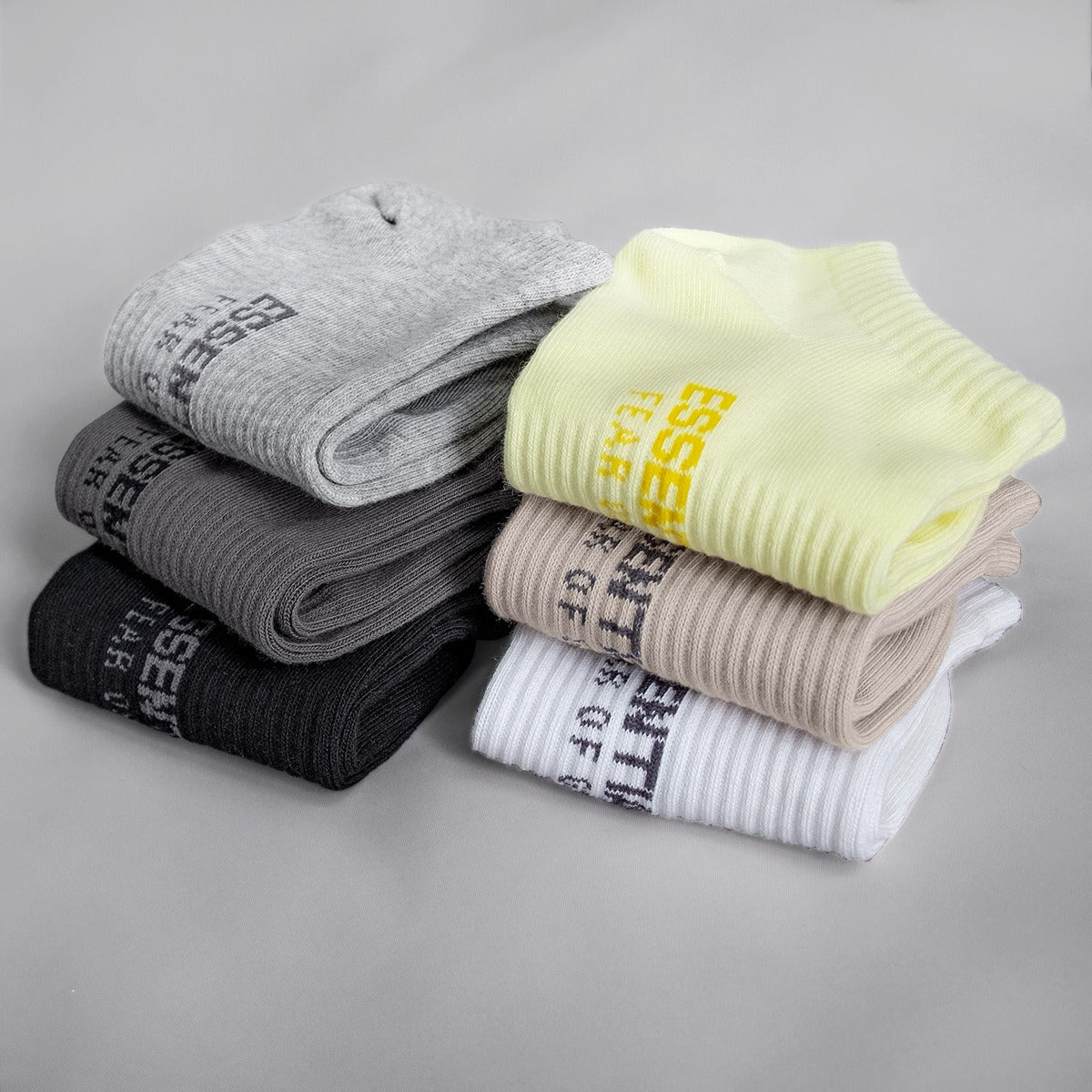 ESSENTIALS style Mens and Women's High Street  Fashion Brand Sports Socks Boat Socks Versatile