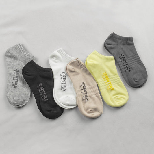 ESSENTIALS style Mens and Women's High Street  Fashion Brand Sports Socks Boat Socks Versatile