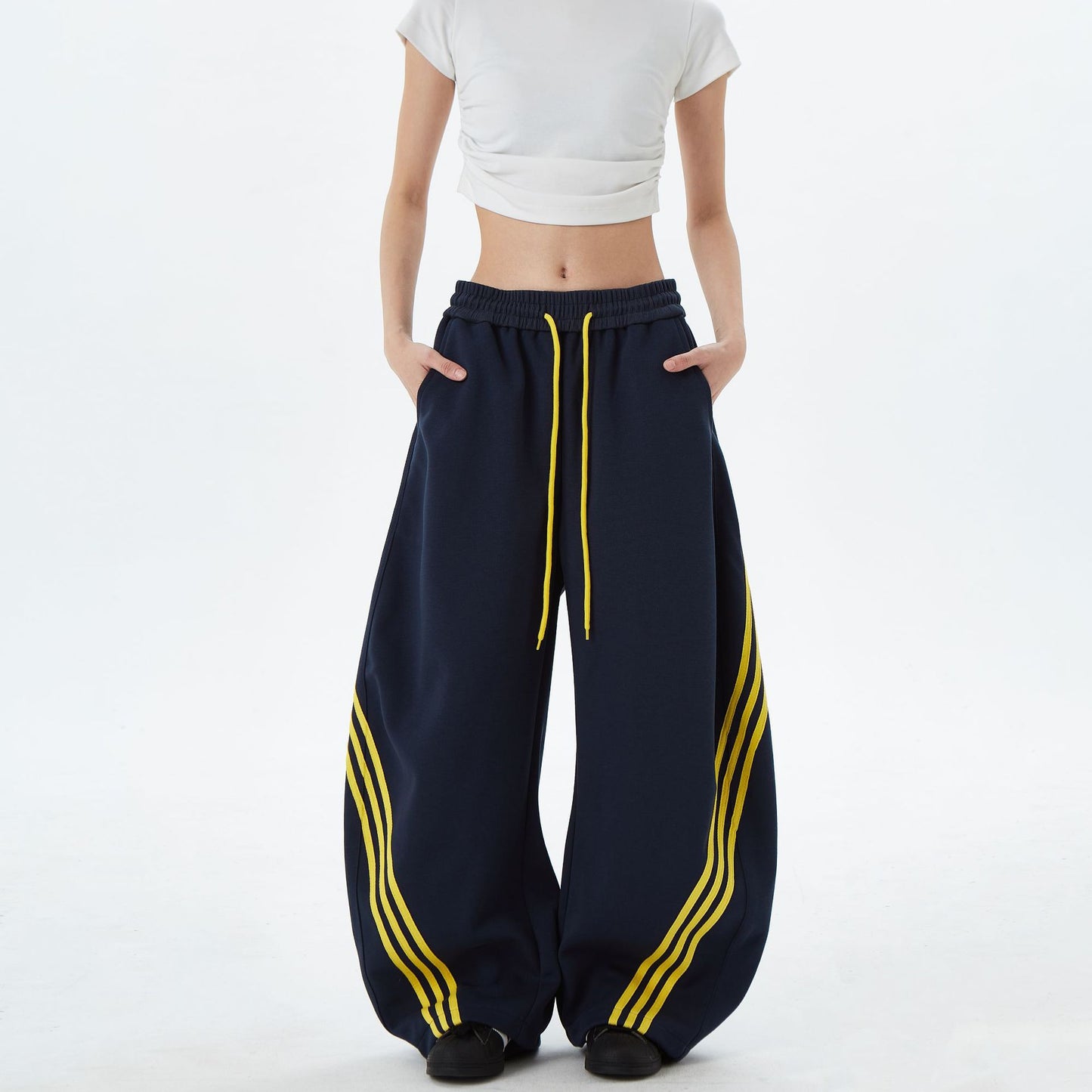 Trendy Unisex Sweatpants | Three bar casual drawstring sports sweatpants