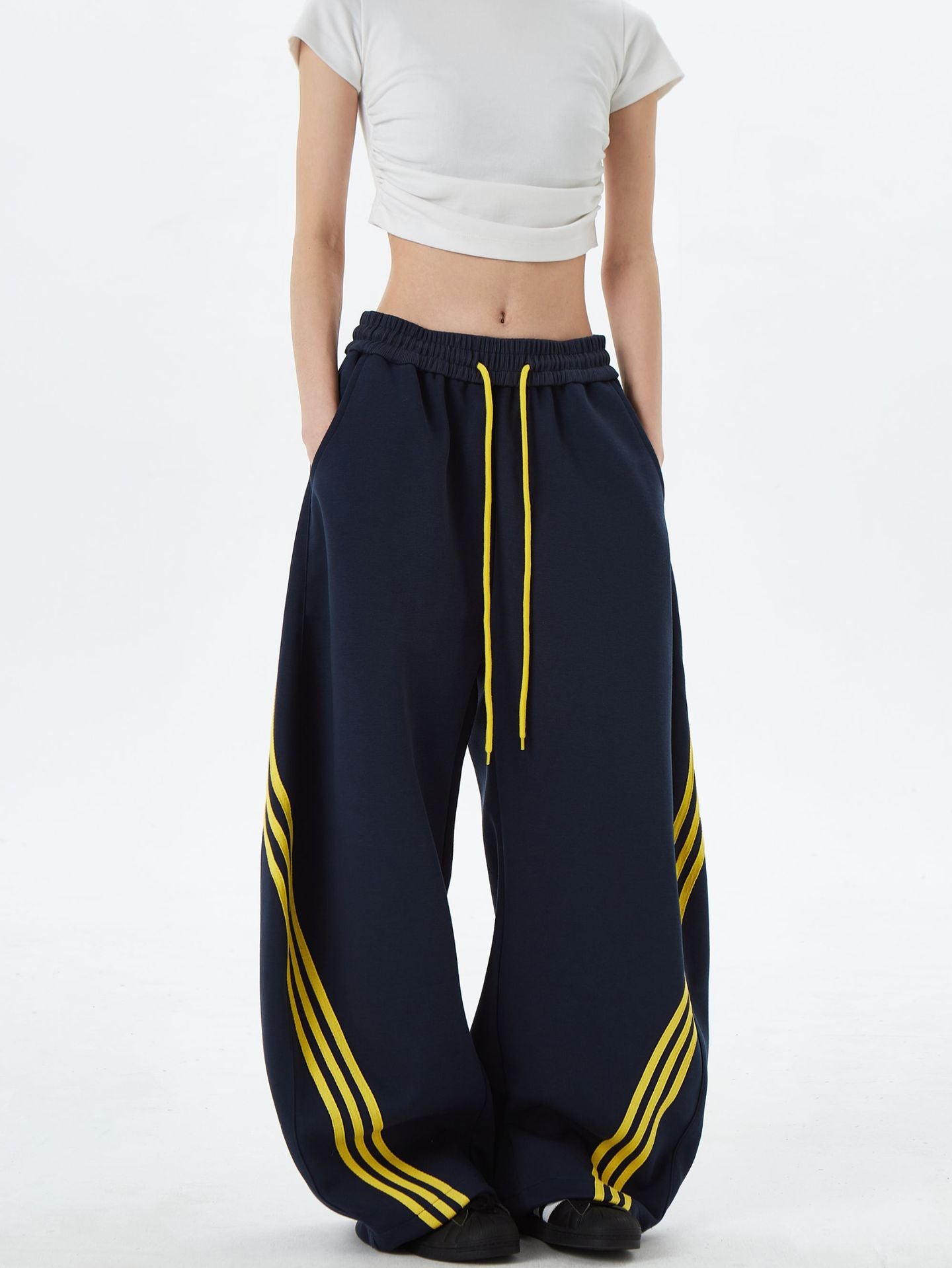 Trendy Unisex Sweatpants | Three bar casual drawstring sports sweatpants