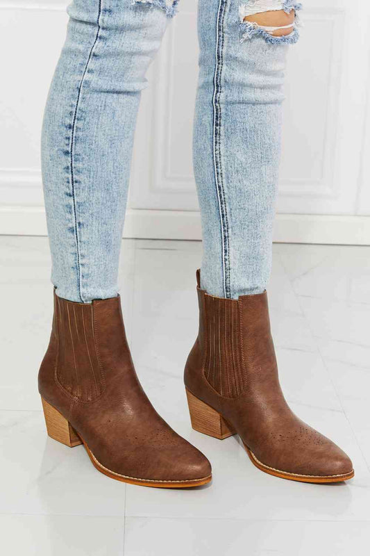 ML Shoes Love the Journey Stacked Heel Chelsea Boot in Chestnut
